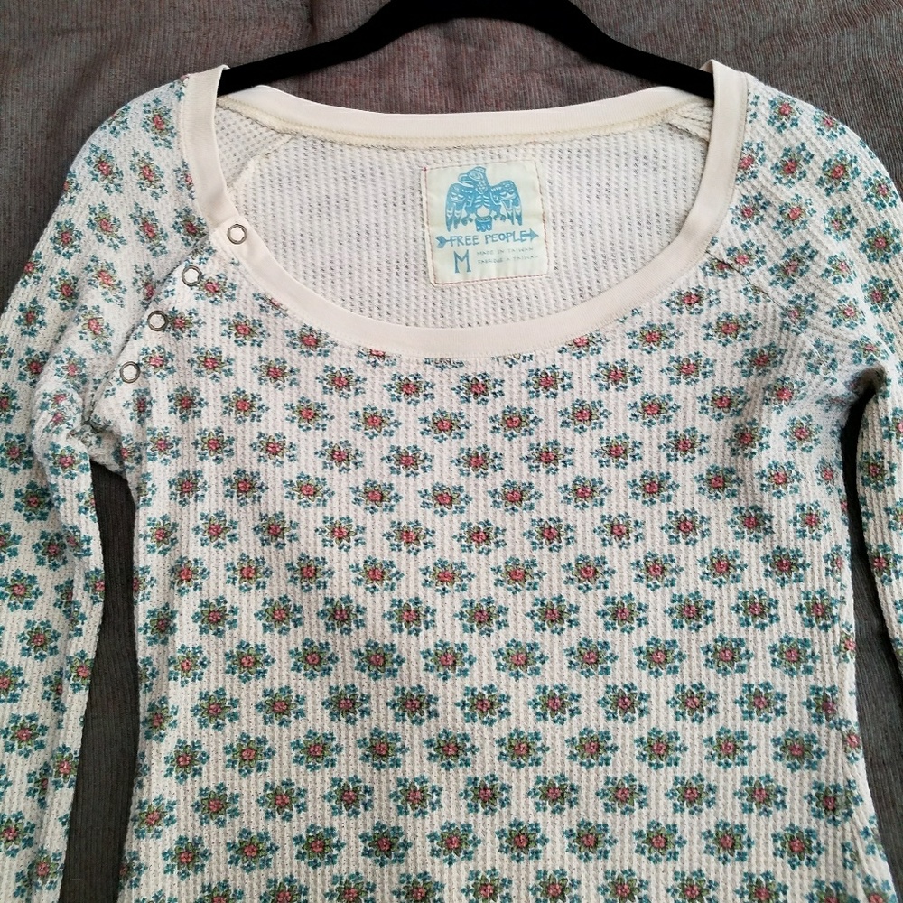 Med Free People Thermal with floralprint and snaps